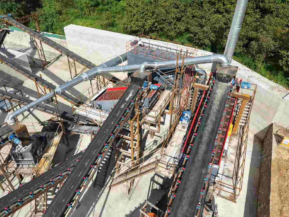 河卵石破碎生產(chǎn)線(xiàn)